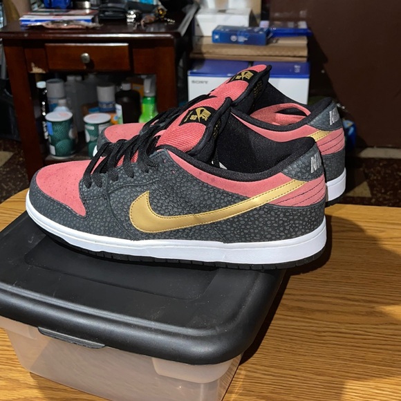 Nike SB Dunk `Walk Of Fame’ - Picture 3 of 10